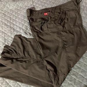 Women’s Northface  Hiking pant coverts to shorts